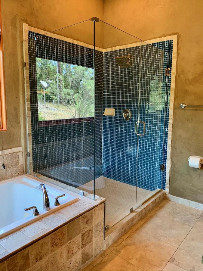 Scenic Hill Country Retreat - Rhino Ranch Villa New Braunfels Exteriör bild